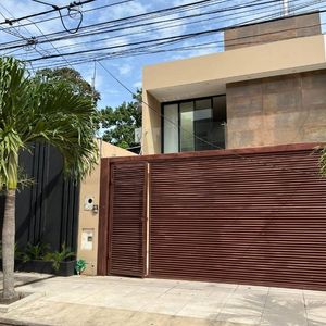 Casa En Venta  Por  Fexpocruz Exelente Calidad Y Estado Zona Oeste 
