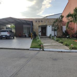 Amplia Casa En Venta, Cond Icarai Zona Este