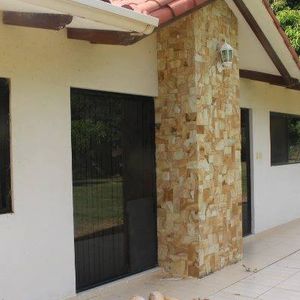 Chalet Económico En El Urubó