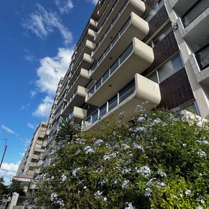 Apartamento En Planta Baja Sobre Bv. España - Pocitos