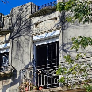 Casa En Aguada. 3 Dorm, Ambientes Amplios. Azotea. Excelente Estado.
