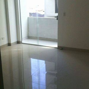 Bienes Raíces Alquila Dpto De 1 Habitacion En 1mer Anillo C/avaroa