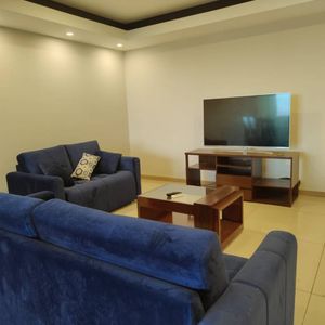 Departamento Amoblado De 2 Dormitorios En Alquiler - Equipetrol  