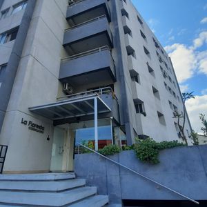 Departamento De 3 Dorm. Sobre El 3er Anillo Entre Banzer Y Av.beni