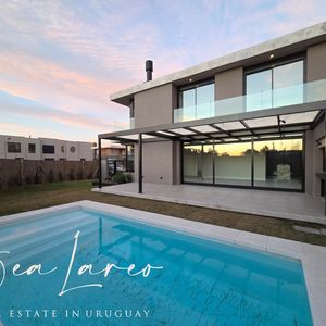 Moderna Casa A Estrenar En Alquiler En Barrio Parques