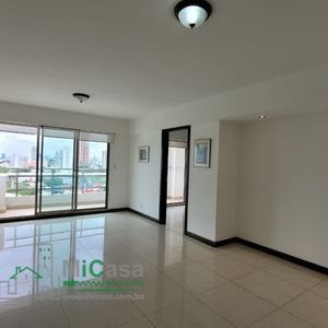 Amplio Apartamento En Venta