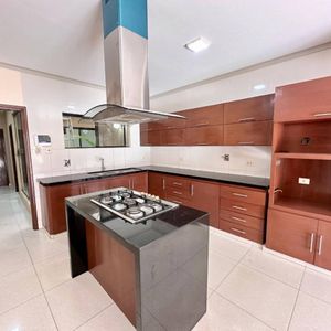 Casa En Venta Zona Norte Av. Alemana 3er Anillo (en Oferta)