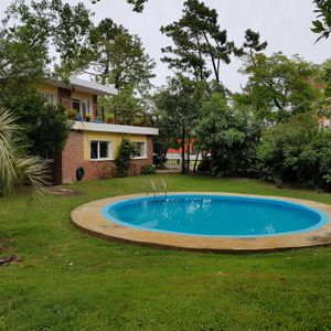 Exelente Ubicación, Gran Jardín Con Piscina