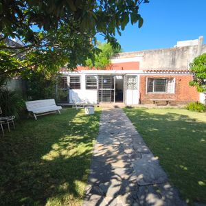 Excelente Padron Unico 495 M2 Con Jardin Fondo Barbacoa