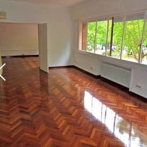 Esquina 340m2 8 Hab. Frente A Plaza , Vista Despejad , 