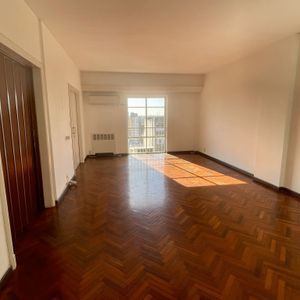 Dueño Vende Hermoso Apto 4 Dorm Y Gge Sobre Av. 18 De Julio