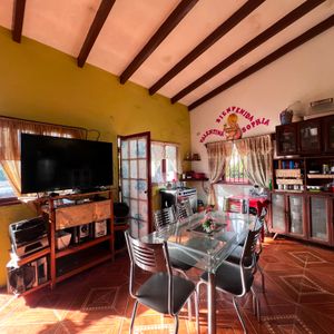 Casa En Esquina En Venta Barrio La Chacarilla, A 3 Cuadras Del Hospital Japonés