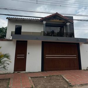 Casa En Alquiler, Cristo Redentor.