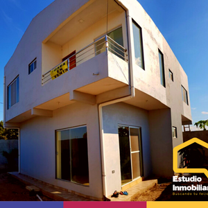 Amplia Casa En Venta Con 4 Dormitorios