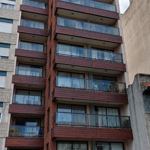 Apto 2 Dormitorios En Piso Alto. 