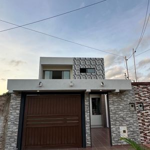 Venta De Casa De 3 Dormitorios Con 2 Plantas – Av. Virgen De Luján