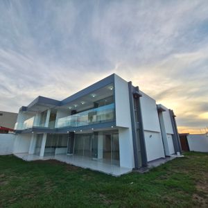 Casa Amplia En Venta
