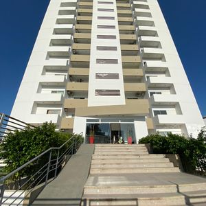 Departamento En Venta De  3 Dormitorios  5to Anillo Radial 27