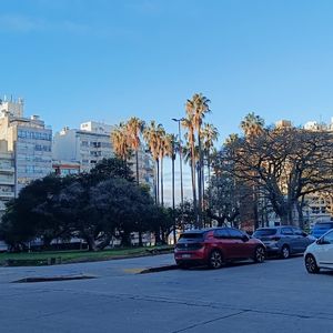 4 Dormitorios + Servicio, 2 Garajes Fijos Individuales, 4 Baños, Parrillero