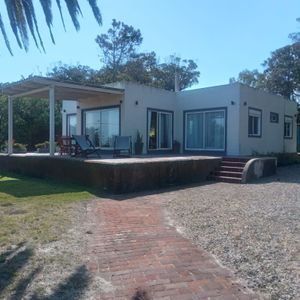 Casa Frente Al Mar, En La Floresta