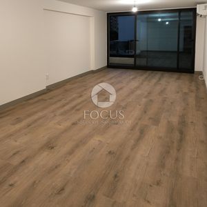 Venta Apartamento 2 Dormitorios, 2 Baños, Cocina Definida Y Terraza En Pocitos