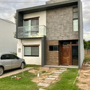 En Venta! Hermosa Casa En Condominio En Zona Norte