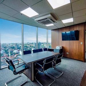 Oficina Amoblada, Torre Platinum II