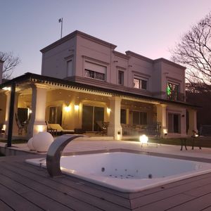 Importante Casa En La Mejor Zona De San Lorenzo, Salta, Barrio Privado La Aguada