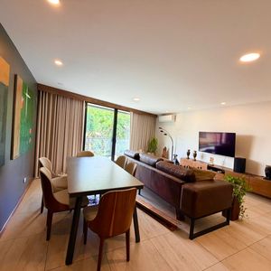 Departamento En Alquiler De 3 Dormitorios - Equipetrol  (amoblado De Lujo)