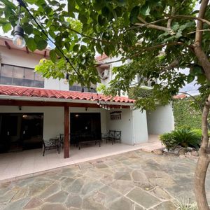 Casa En Venta – 2do Anillo | Zona Gimnasio Reyes