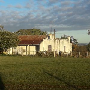 Dueño Vende Sobre Ruta 8 ,32 Hectáreas Y Media Con Casco.(ex Bodega)
