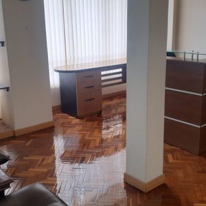Oficina En Alquiler Semi Amoblado En Auquisamaña
