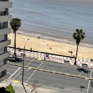 Hermoso Apartamento En Pocitos A Metros Del Mar