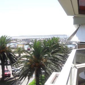 Edificio Espigón Gorlero-terraza Con Vista Al Puerto-reciclado A Nuevo