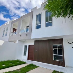 Casa Con Piscina A Estrenar, Av.pero Velez 7mo Anillo