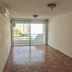 Amplio Apartamento De 1 Dormitorio Con Vestidor, Cocina Def, Antecocina Y Garage