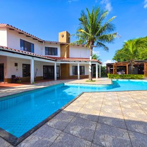 Casa En Venta Con Piscina -  Radial 17 (barrio Jardín Latino)