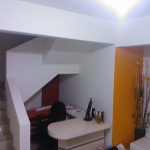 Edif. La Casona 2do Anillo Frente A La Salle / Oficina Duplex 83mts+12mts Garaje