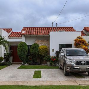Casa En Venta De 1 Planta Zona Norte