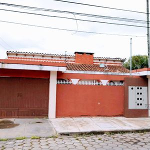 Casa En Venta Para Negocio, Zona Parque Urbano, 2do Anillo.