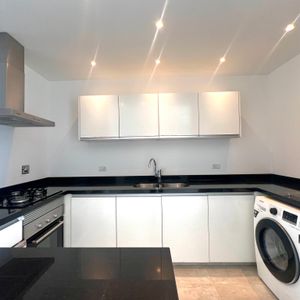 En Venta En Barrio Las Palmas Departamento De 2 Habitaciones!!!