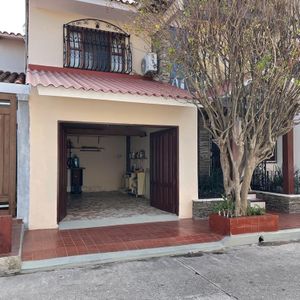 Casa De 3 Dormitorios En Venta Excelente Ubicación 