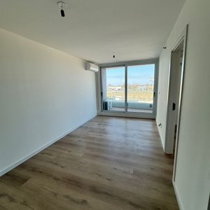 Excelente Apartamento En Alquiler, Carrasco. 1 Dormitorio. Gge.