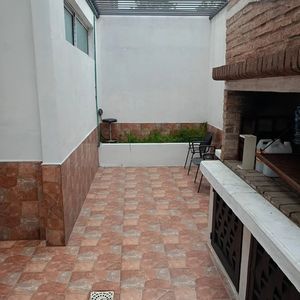 Casa La Blanqueada, 4 Dormitorios, 2 Baños, Cochera, Uso Comercial