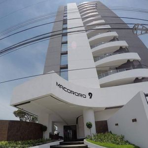 En Venta Departamento De 2 Dormitorios En Condominio Macororo 9