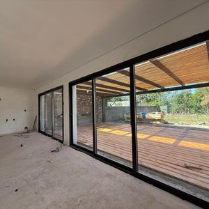 Venta Casa En El Pinar Sur 3 Dormitorios, 3 Baños, Piscina Y Parrillero
