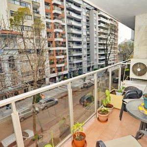 4 Dormitorios + Servicio, 2 Garajes Fijos Individuales, 4 Baños, Parrillero