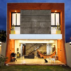 De Ocasión  Vendo Casa Ubicada En La Av Santos Dumount Entre 5to Y 6to Anillo 
