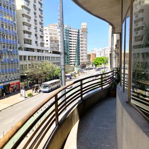 Venta Amplio Depto De 3 Dorm Sobre 18 De Julio Y El Gaucho.-