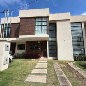 Casa En Alquiler - Los Parques Del Urubo III